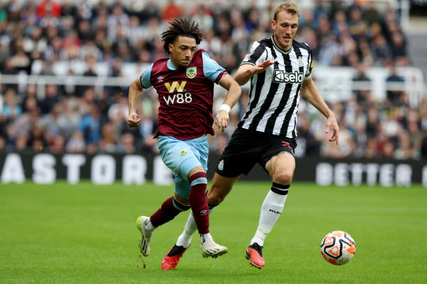 客场顽强逼 客场顽强逼